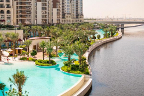 Amazing bright 1-BDR w/pool view